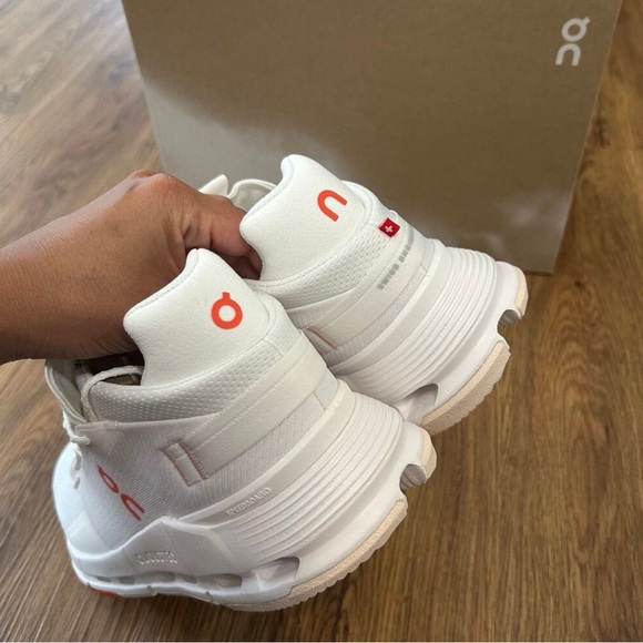 ON CLOUDNOVA white flame running athletic training lace up shoes sz 8.5 new - Picture 5 of 8